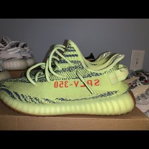 Yeezy Boost 350 Semi Frozen yellow